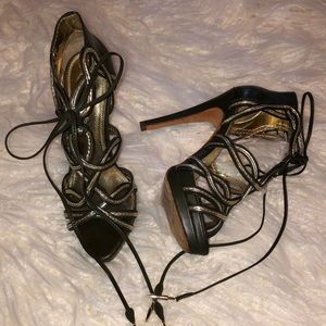 Sexy BEBE strappy lace up sandal heels green/gold size 6 lace up spring summer